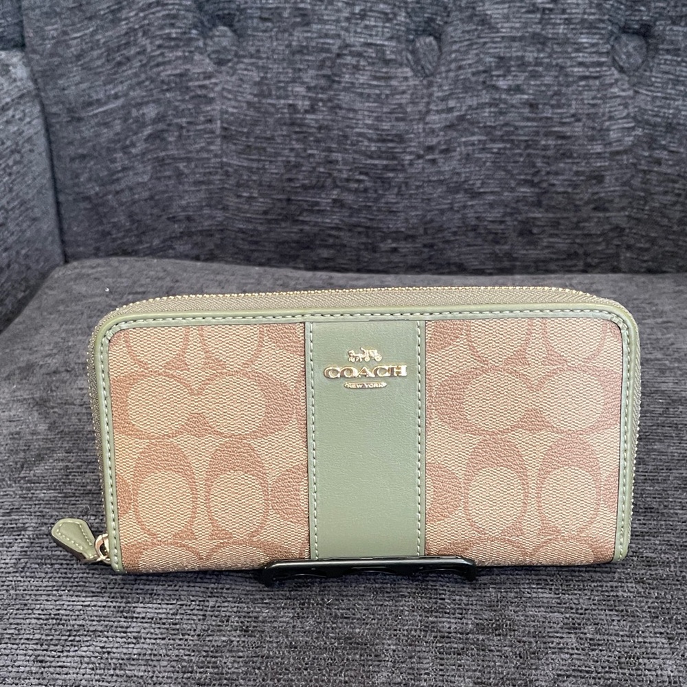 Coach Accordion Signature Canvas Sage Green & Beige Zip Wallet With Leather